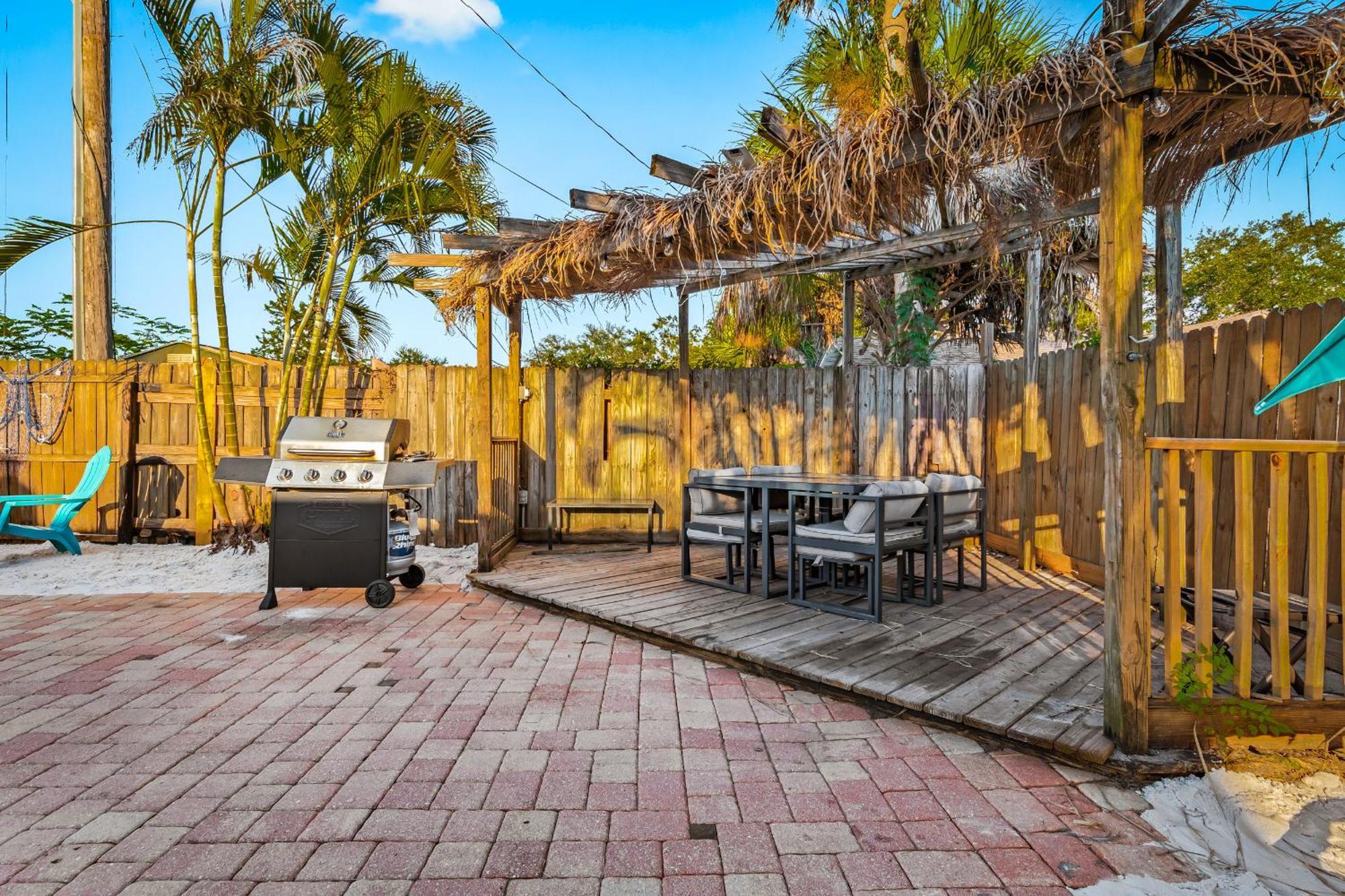 Coastal Villa W Amazing Courtyard - Splash Pad! Sarasota megye Kültér fotó